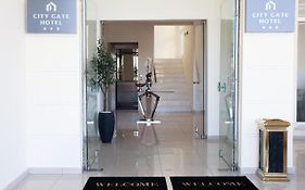 City Gate Hotel Airport  3*